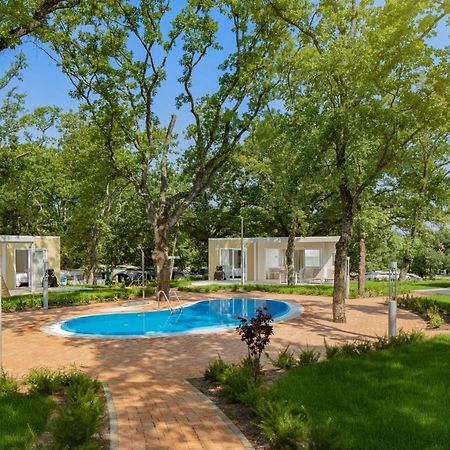 Camping Ulika Mobile Homes - Naturist Červar-Porat エクステリア 写真
