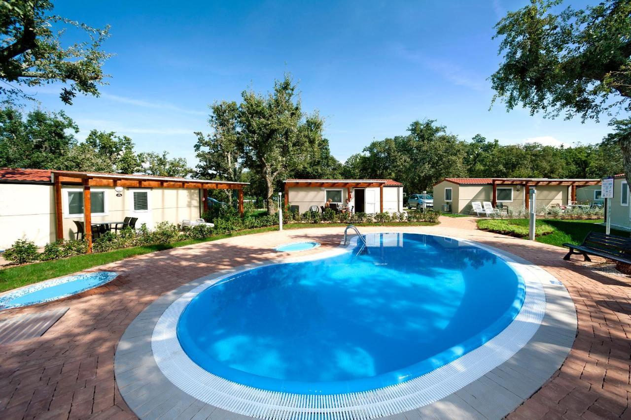 Camping Ulika Mobile Homes - Naturist Červar-Porat エクステリア 写真