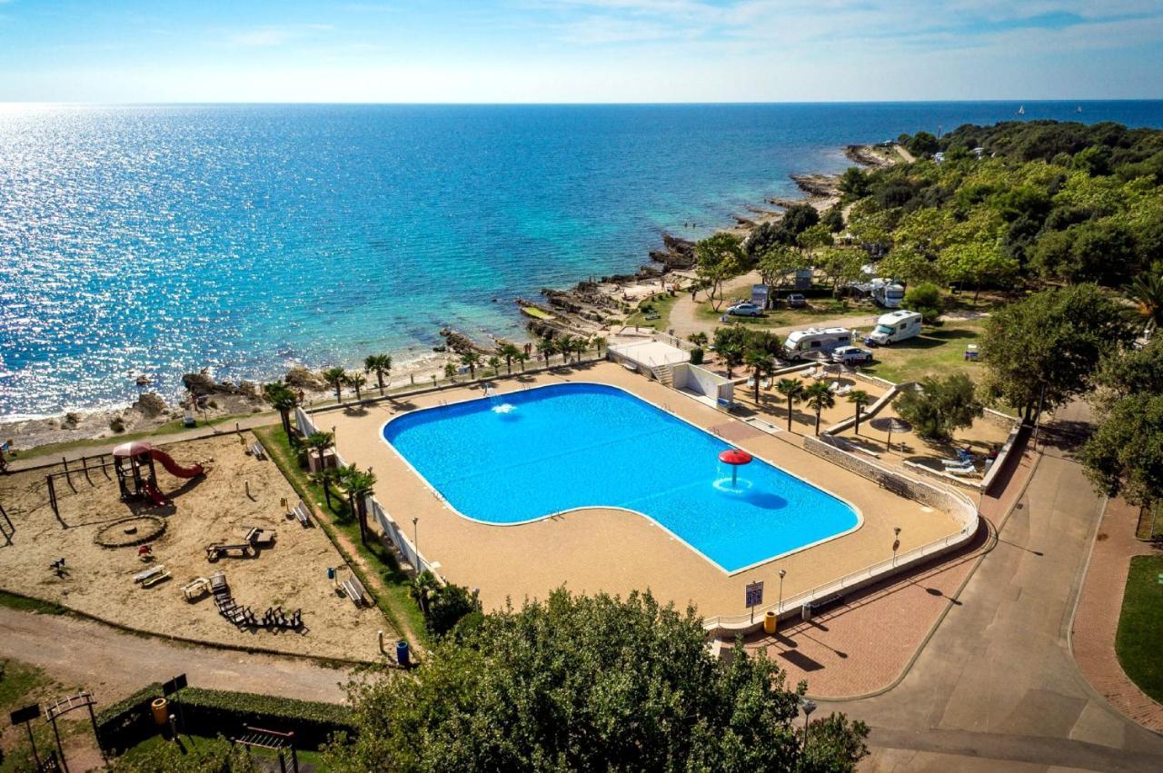 Camping Ulika Mobile Homes - Naturist Červar-Porat エクステリア 写真