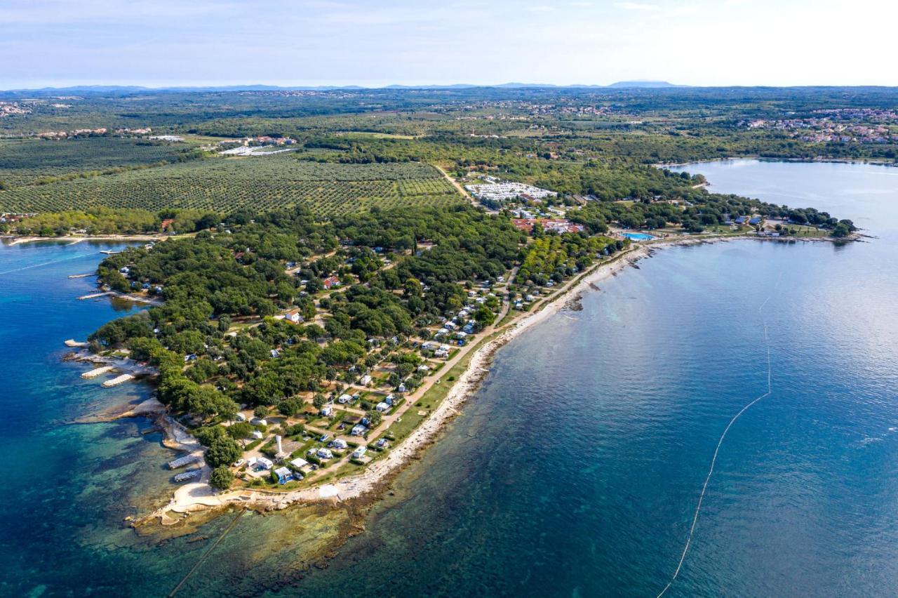 Camping Ulika Mobile Homes - Naturist Červar-Porat エクステリア 写真