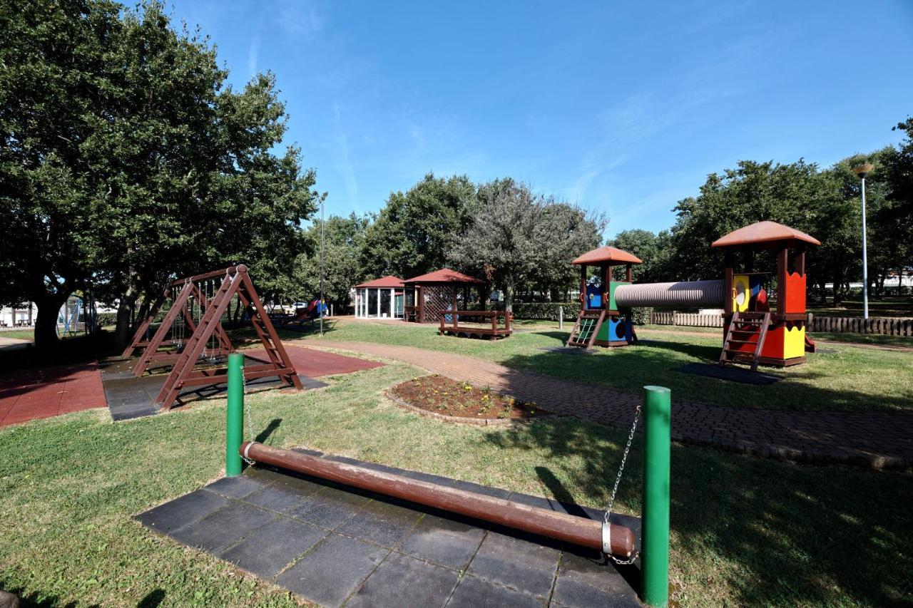Camping Ulika Mobile Homes - Naturist Červar-Porat エクステリア 写真